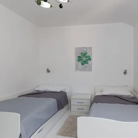 Super Marijo - Two-bedroom With Sea View Apartment *