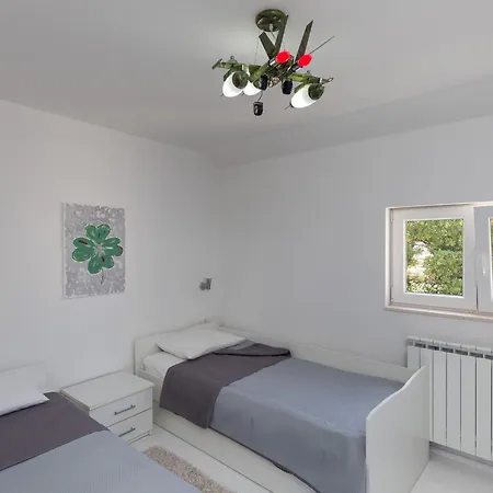 Super Marijo - Two-bedroom With Sea View Apartment