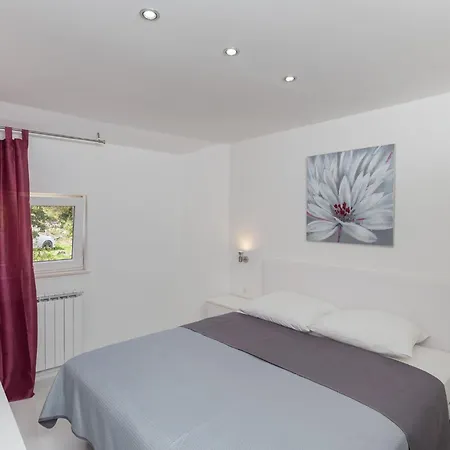 Super Marijo - Two-bedroom With Sea View Apartment