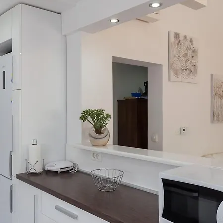 Super Marijo - Two-bedroom With Sea View *
